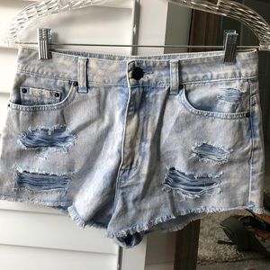 BDG High rise cheeky denim shorts- 28